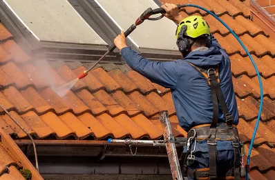 Démoussage et hydrofuge de toiture à Sauvian